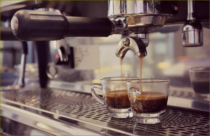 espresso u aparatu za kavu