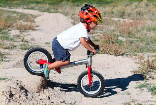 Balans bicikl-prvo neovisno prijevozno sredstvo za bebe
