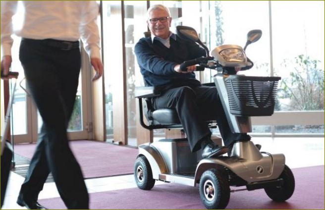 Električni skuter za starije osobe