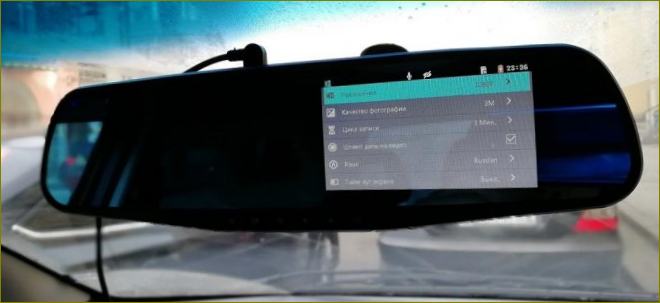 Ogledalo s vozilom Blackbox DVR monitor