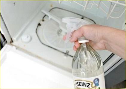 Ručno čišćenje perilice posuđa