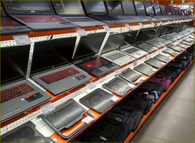 Kupnja prijenosnog računala u trgovini