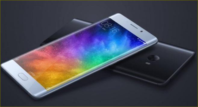 Samsung telefon sa zakrivljenim zaslonom