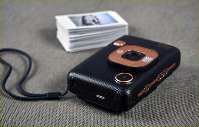 Pregled Fujifilm Instax Mini LiPlay